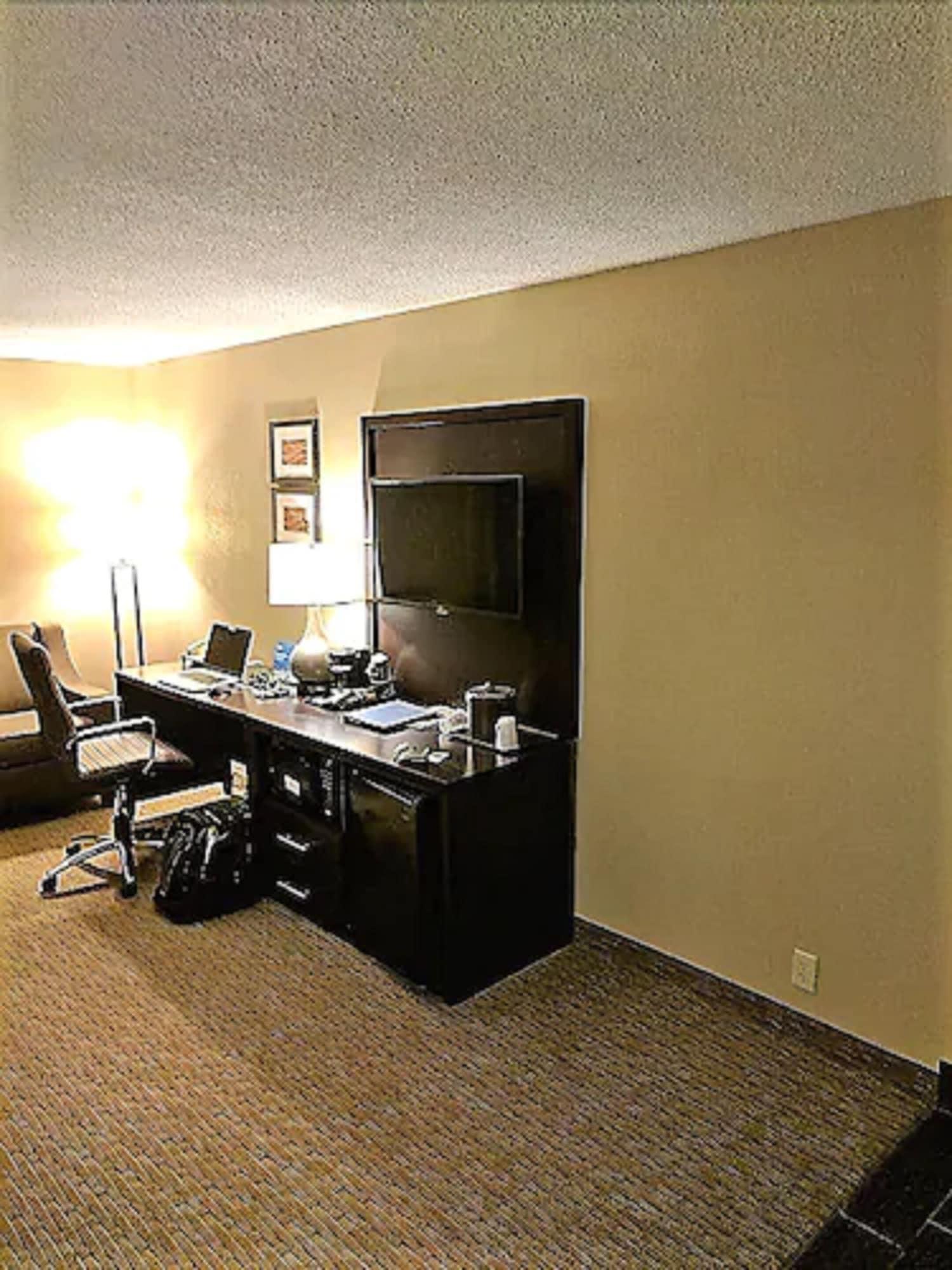 Comfort & Airport Hotel Evansville