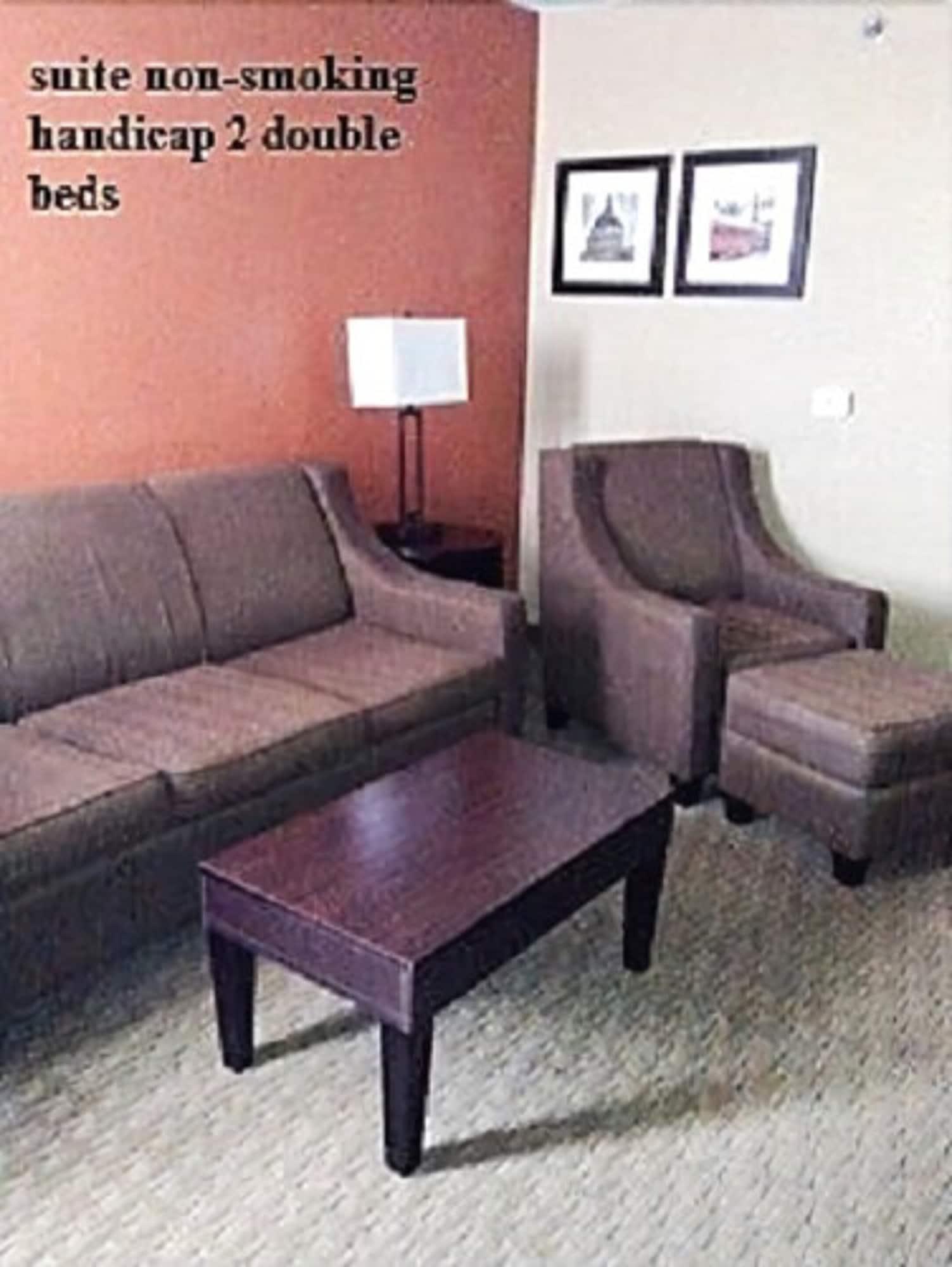 Comfort & Airport Hotel 3*