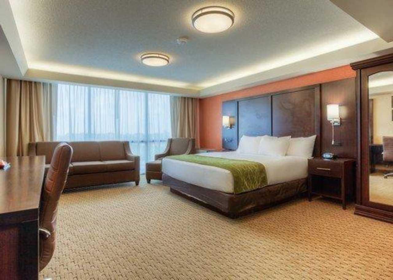 Hotel Comfort & Airport