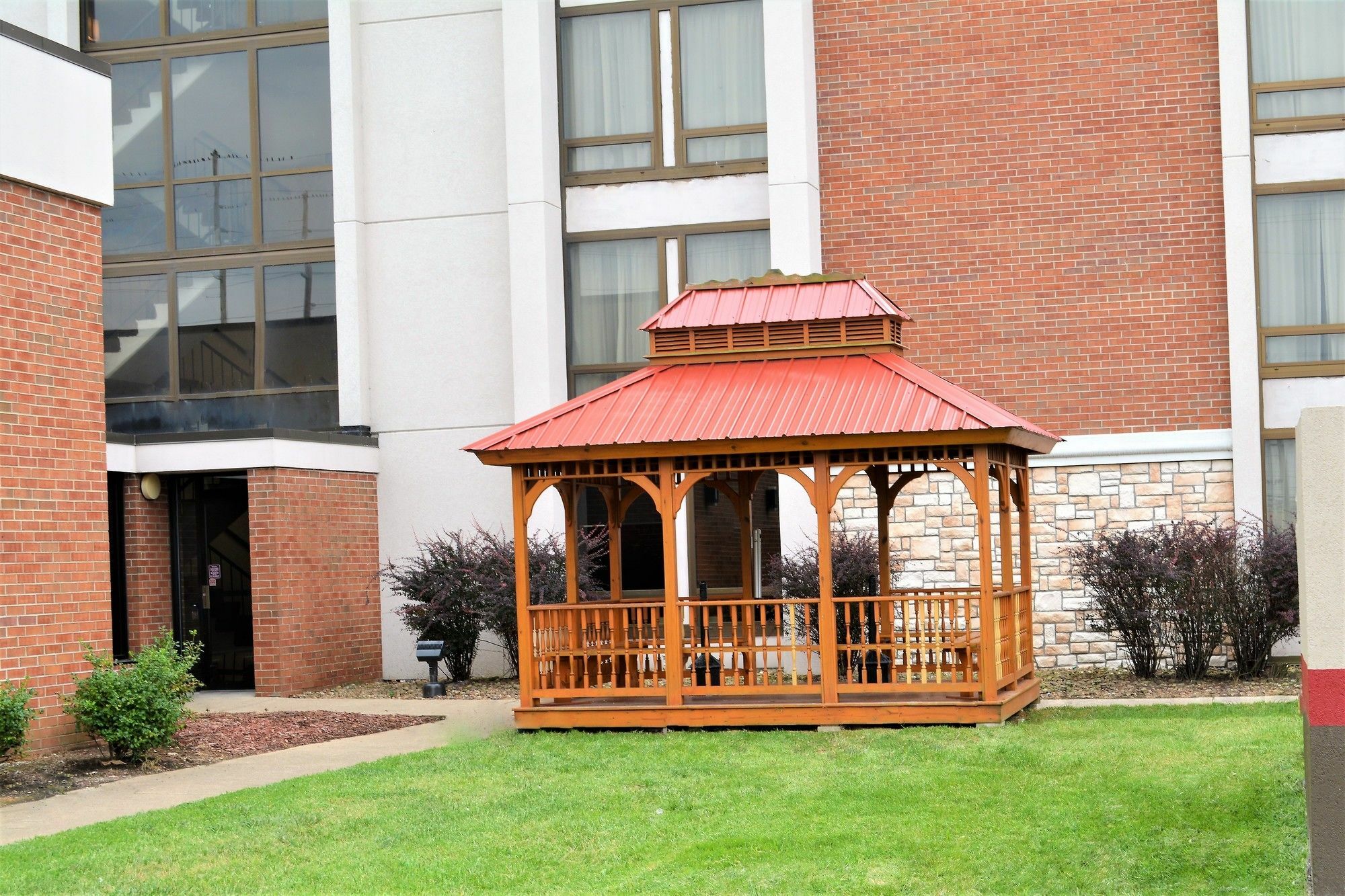 Comfort & Airport Hotel Evansville